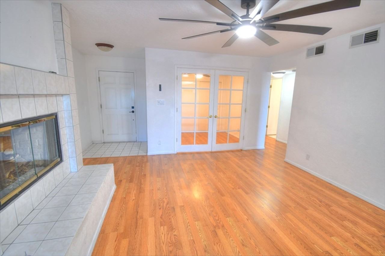 5151 Glenwood Pointe Ln Ne - Photo 2 of 12