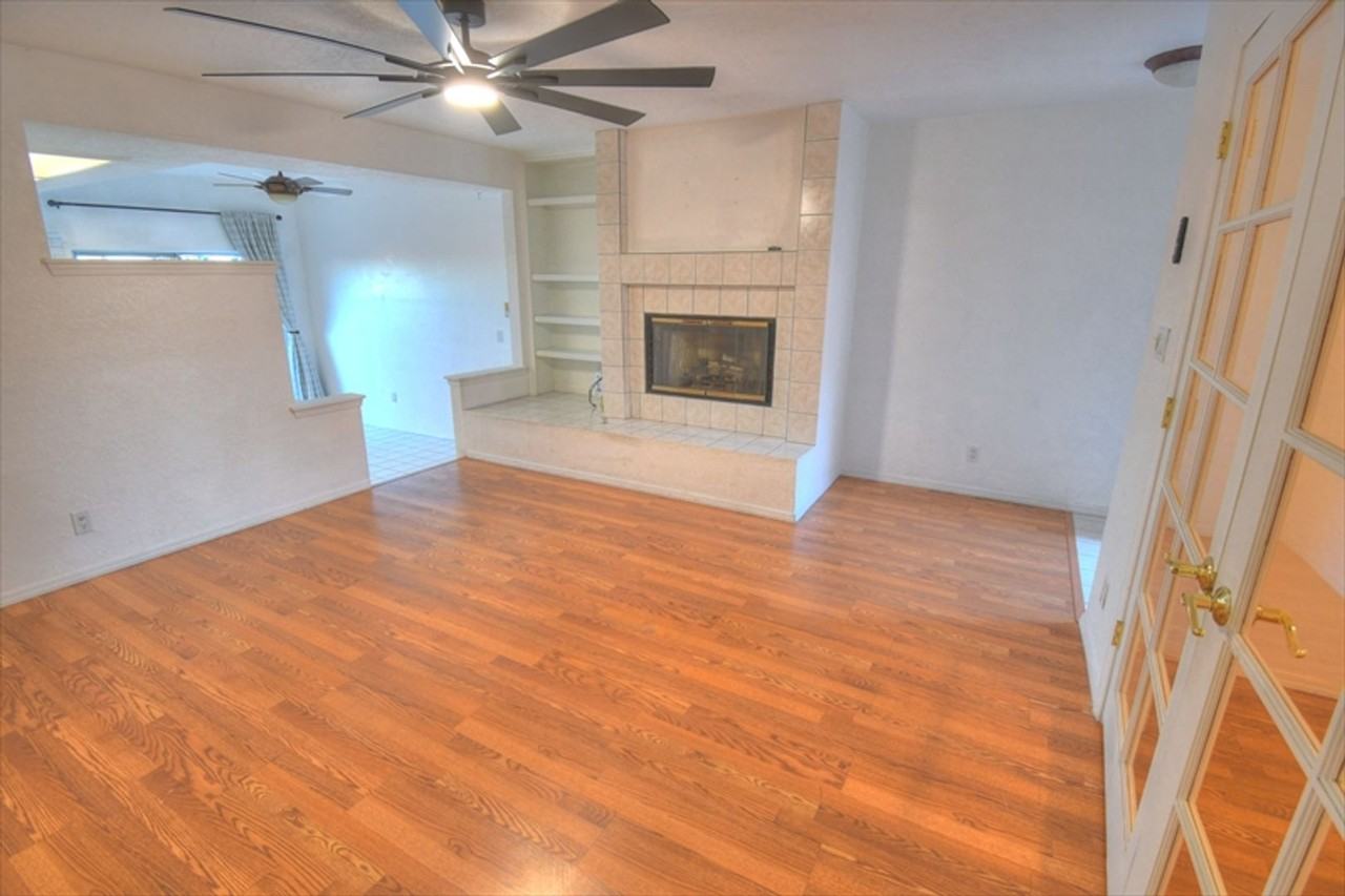 5151 Glenwood Pointe Ln Ne - Photo 3 of 12