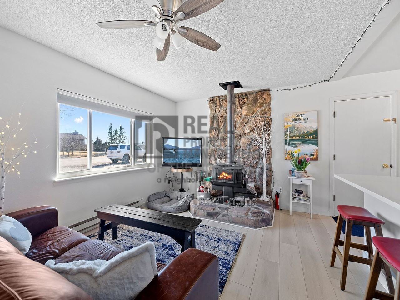 1206 Ashford Dr - Photo 3 of 15