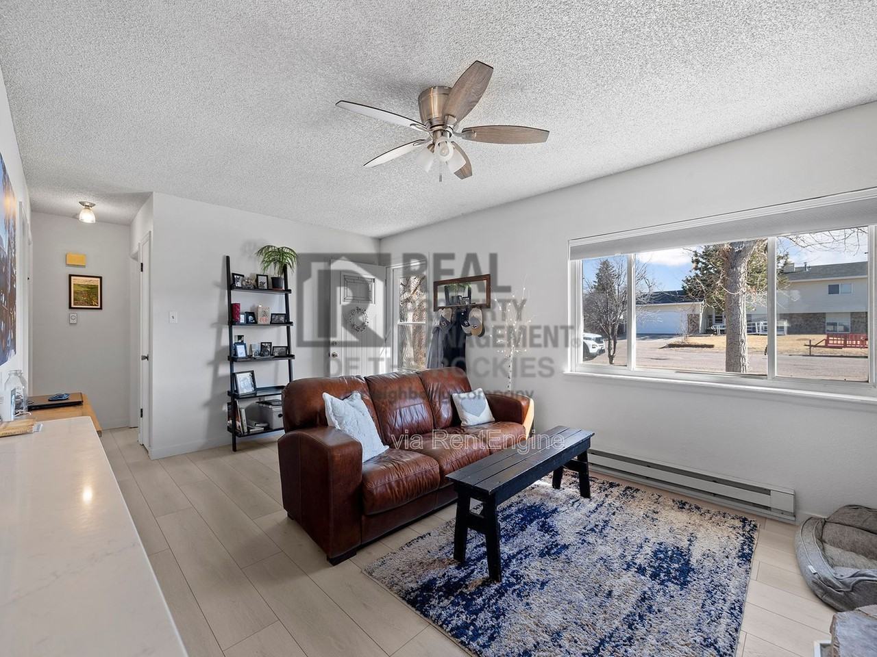 1206 Ashford Dr - Photo 4 of 15