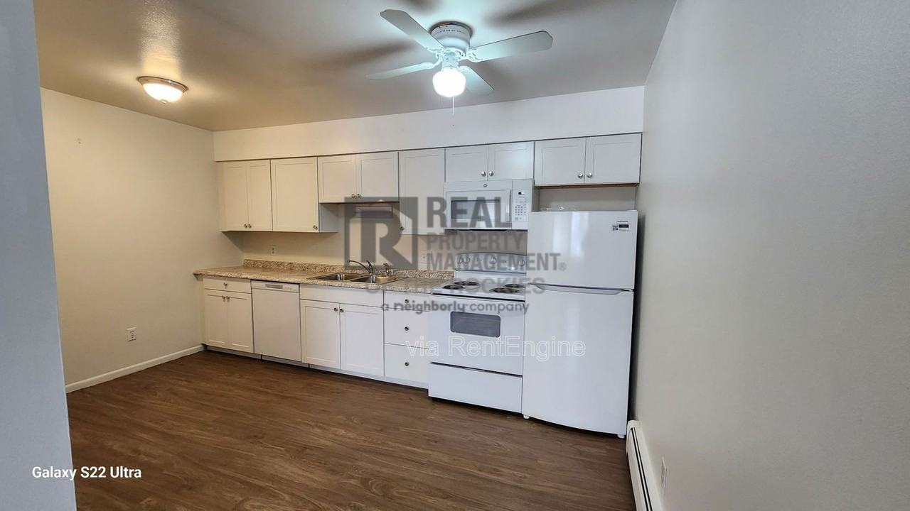 2500 Windwood Dr #E8 - Photo 2 of 25