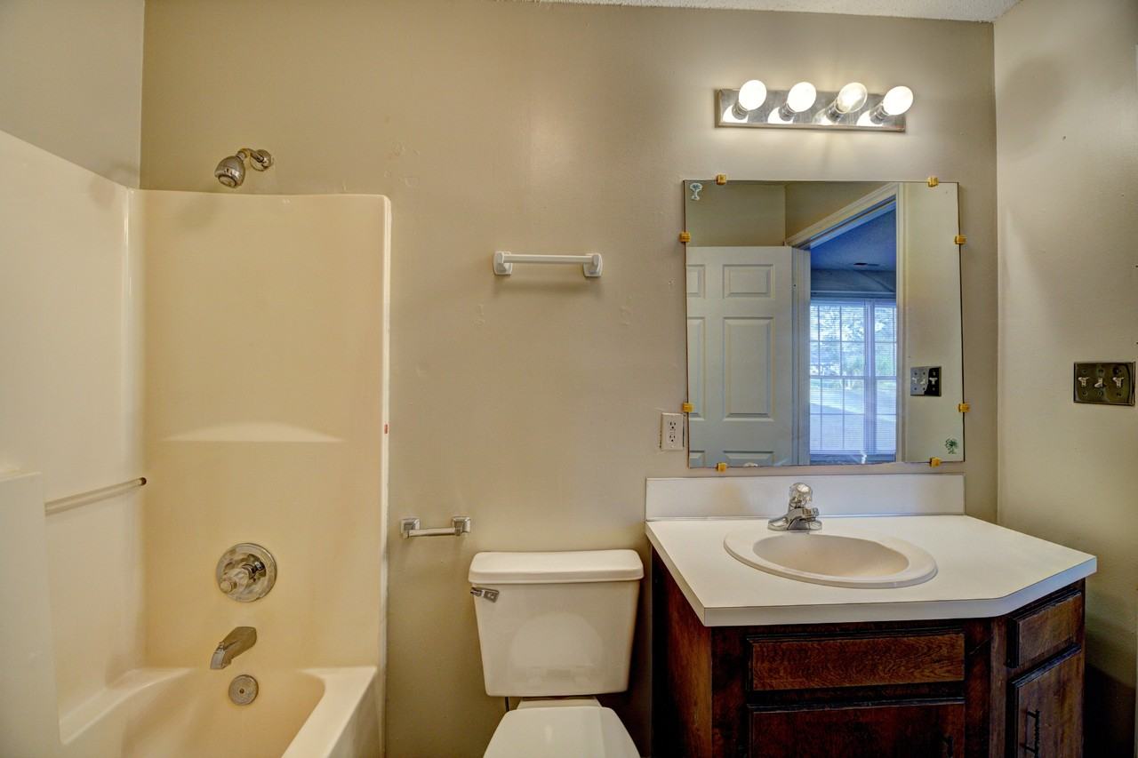 301 Pine Ave #A - Photo 6 of 13