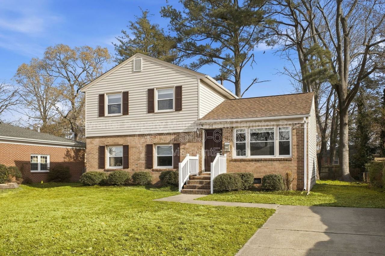 211 Madrid Dr - Photo 2 of 25