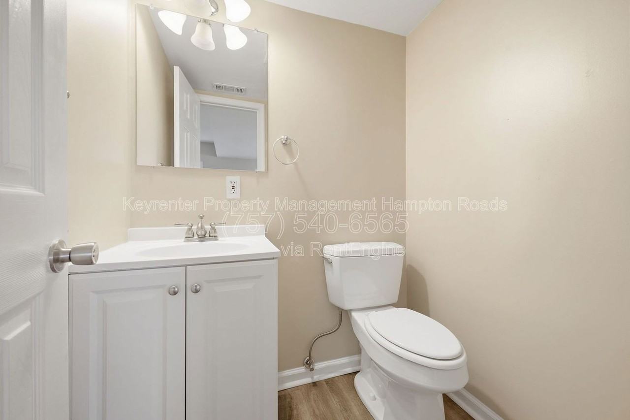 211 Madrid Dr - Photo 4 of 25