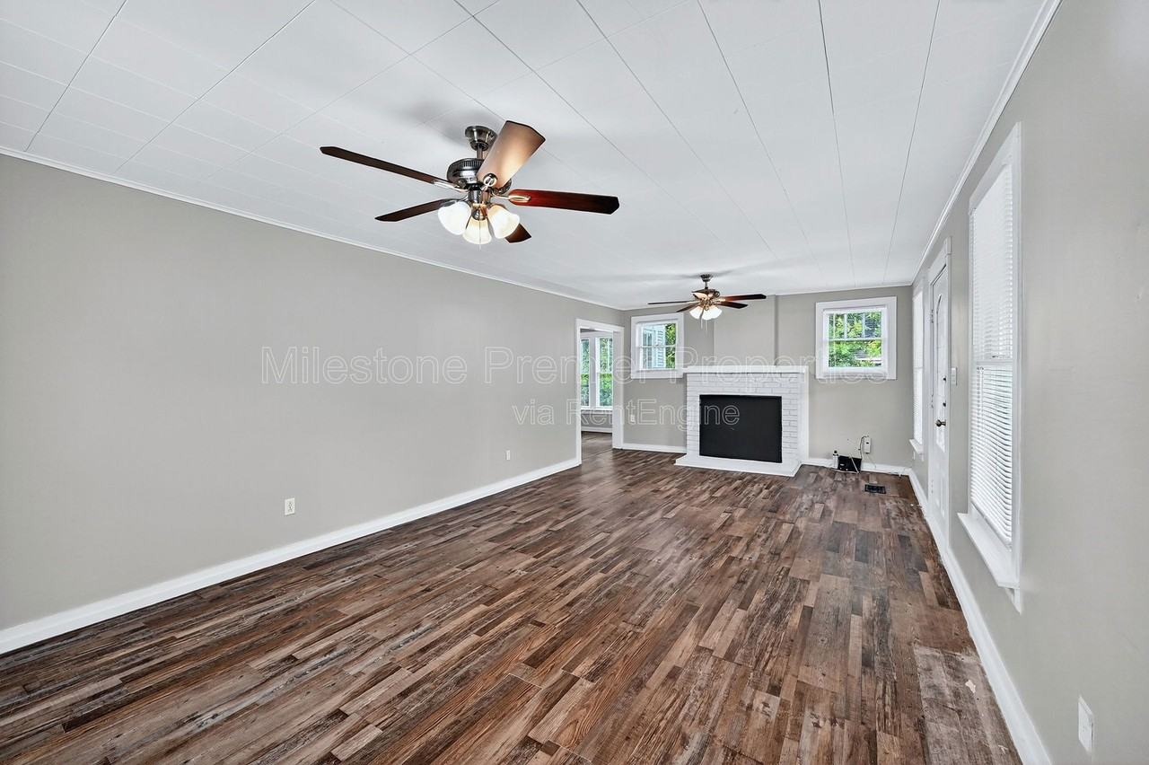 300 W Moore St - Photo 4 of 24