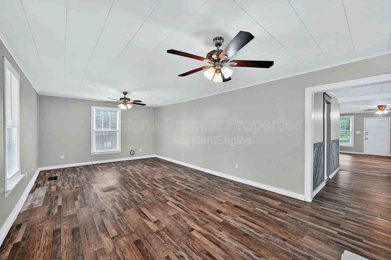 300 W Moore St - Photo 5 of 24