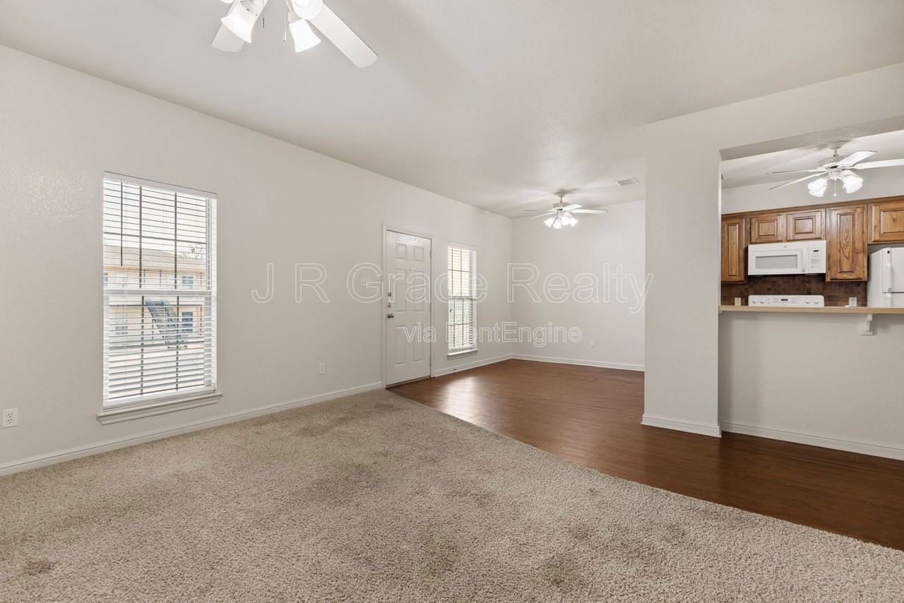 10007 Amber Cir - Photo 6 of 23