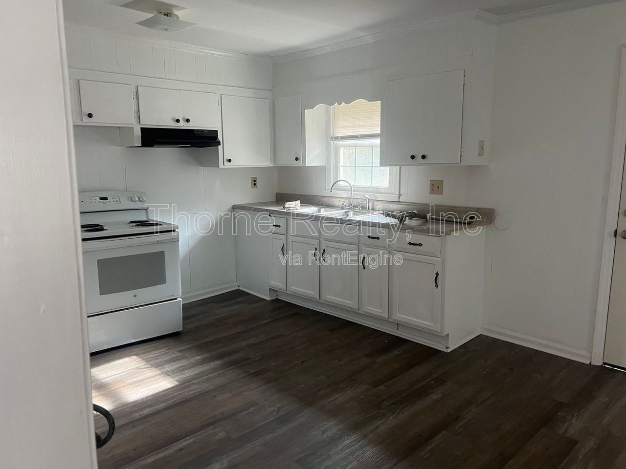 1121 Brownview Dr - Photo 2 of 8