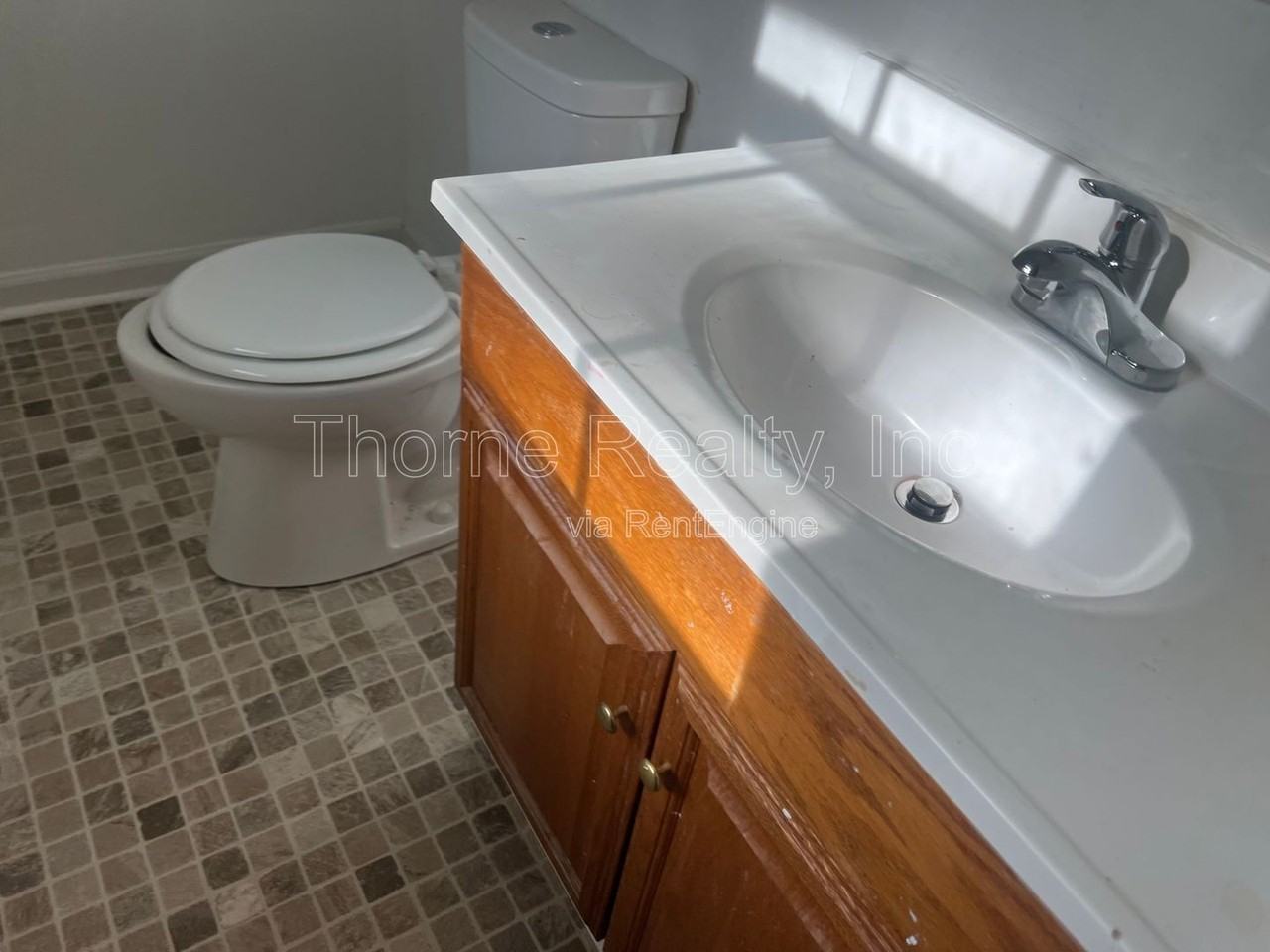 1121 Brownview Dr - Photo 7 of 8