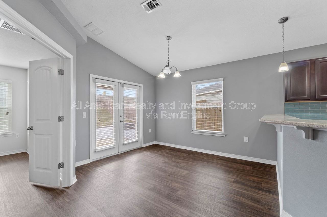 229 Croft Cir - Photo 6 of 23