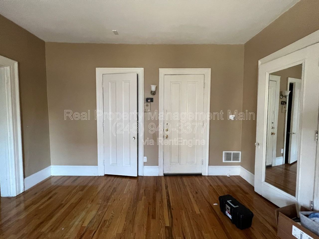 715 Parker St #6 - Photo 3 of 12