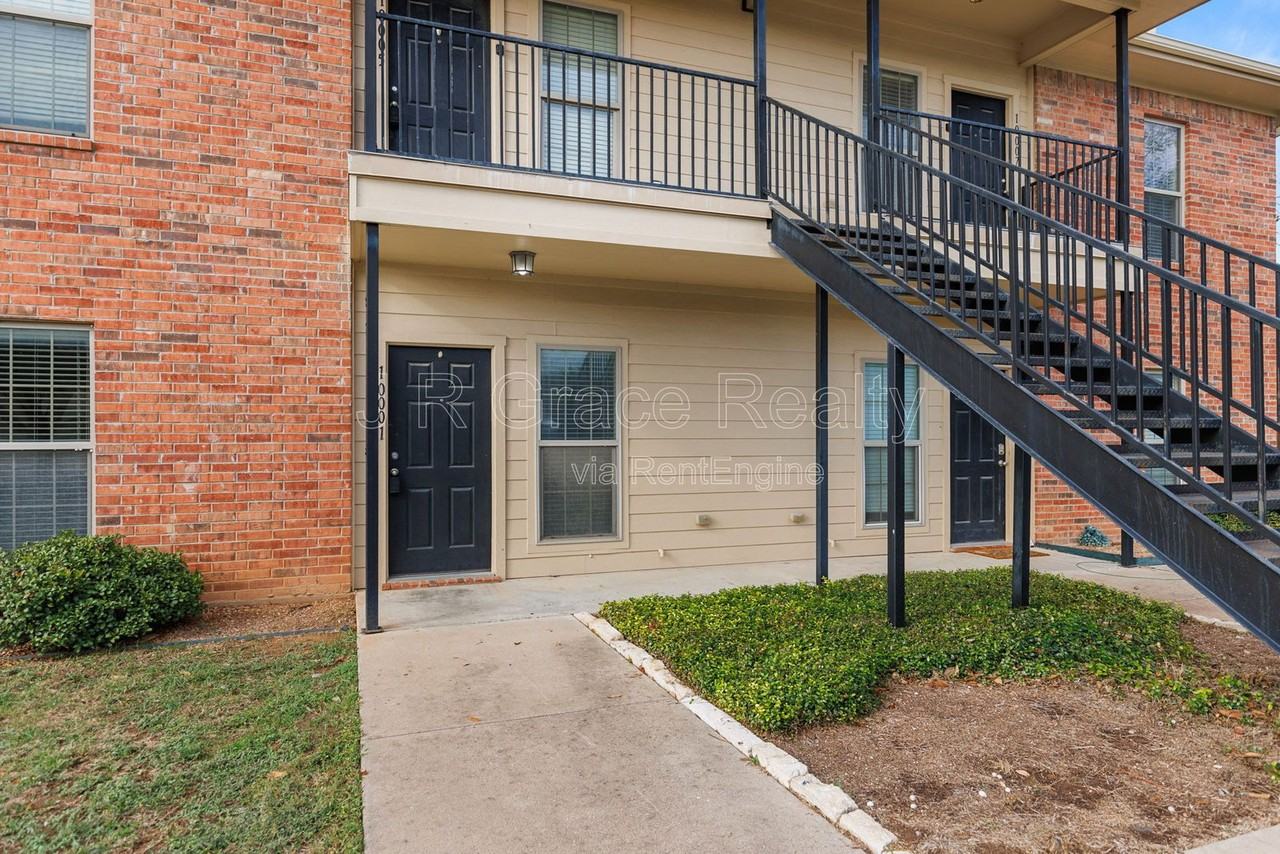 10001 Amber Cir - Photo 2 of 22