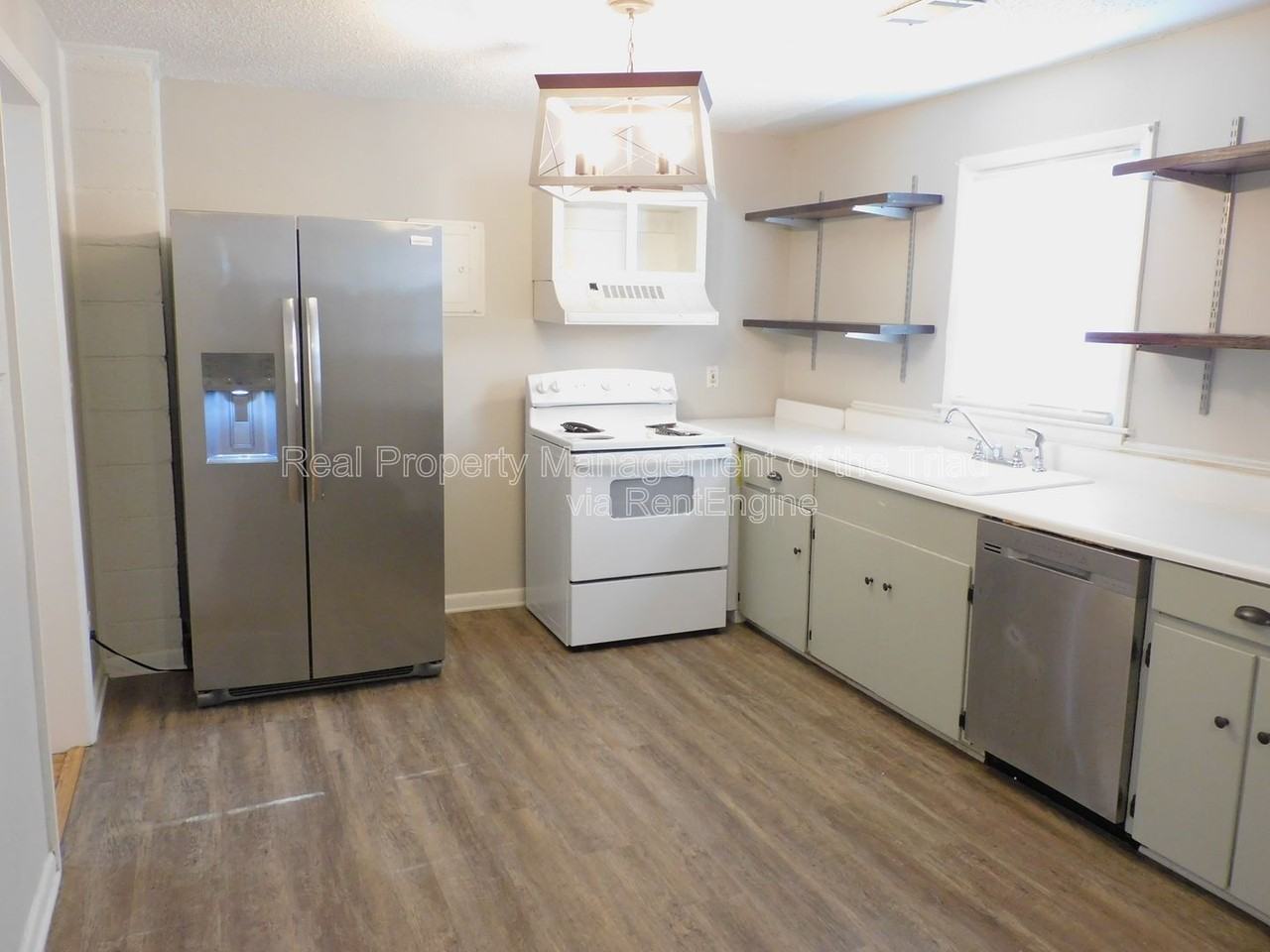 1905 Palm St - Photo 4 of 14