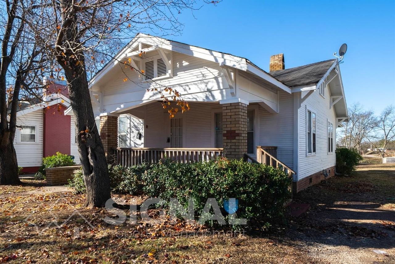 1738 Damon St - Photo 3 of 25