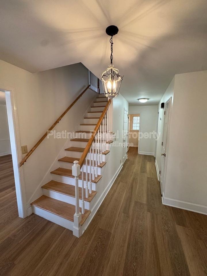 4007 Shady Cir Nw - Photo 3 of 45