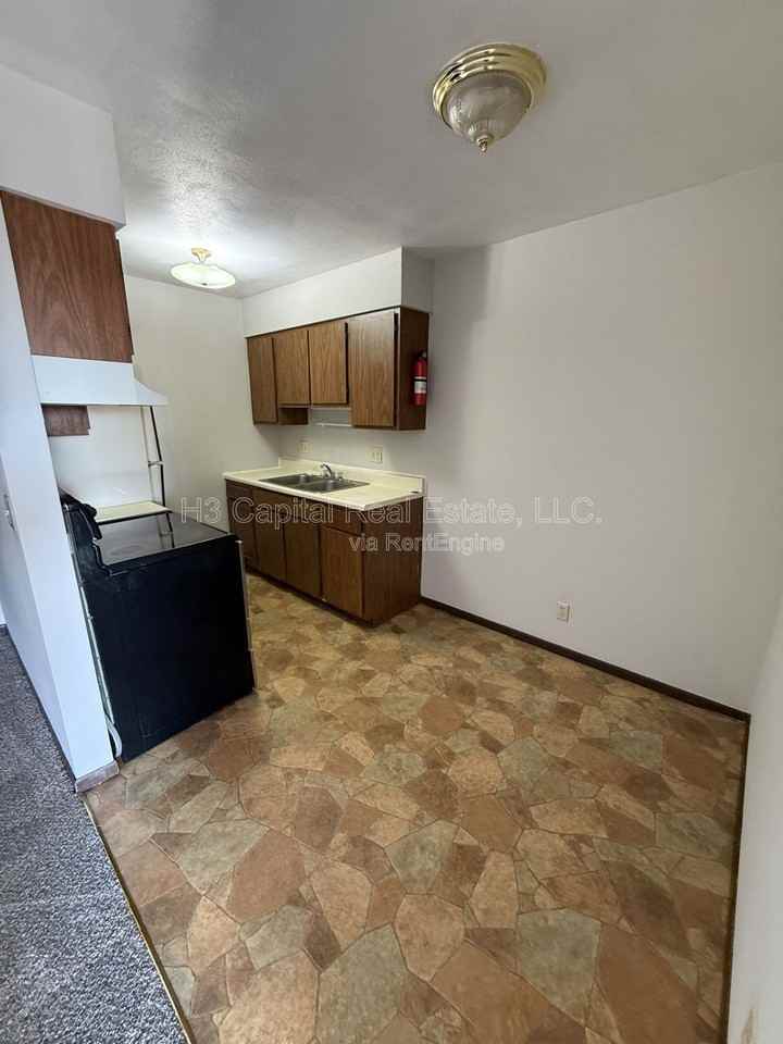 901 S 74th St #10 - Photo 3 of 8