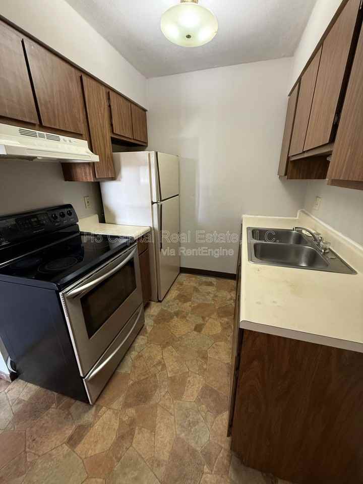 901 S 74th St #10 - Photo 4 of 8