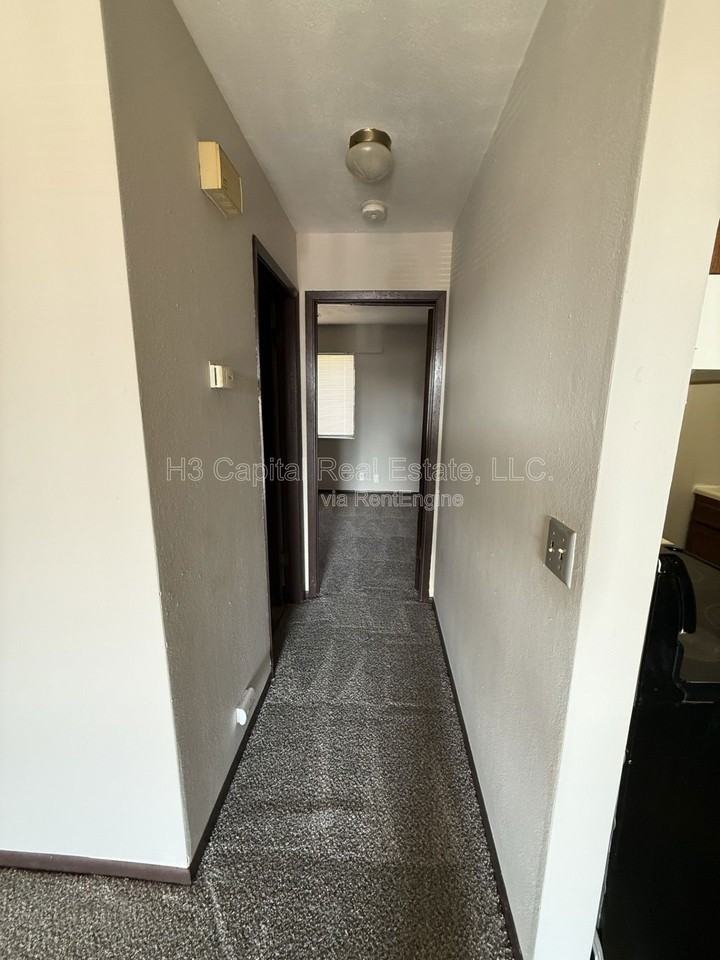 901 S 74th St #10 - Photo 5 of 8