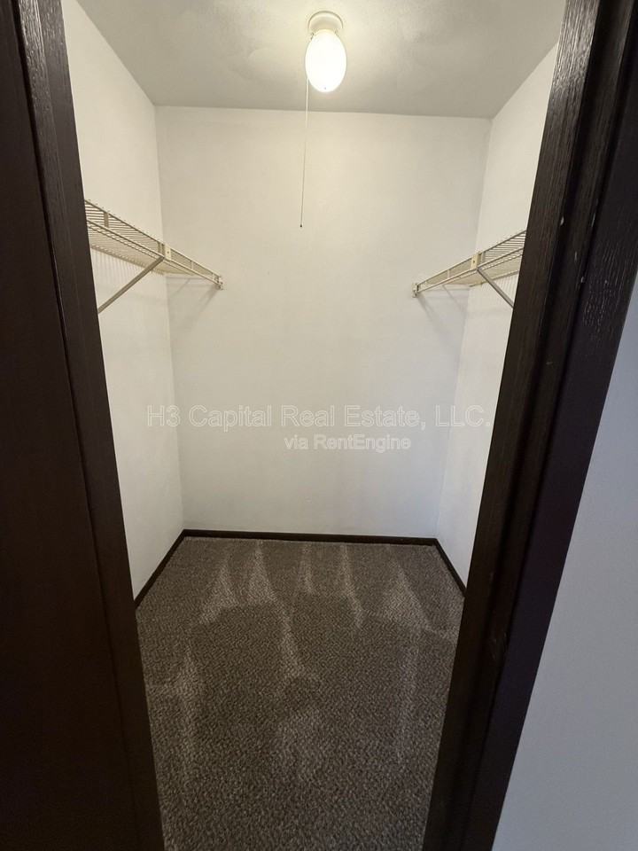 901 S 74th St #10 - Photo 7 of 8