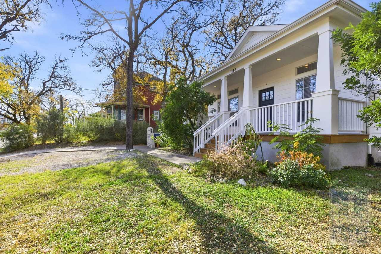 1116 Lott Ave - Photo 4 of 50