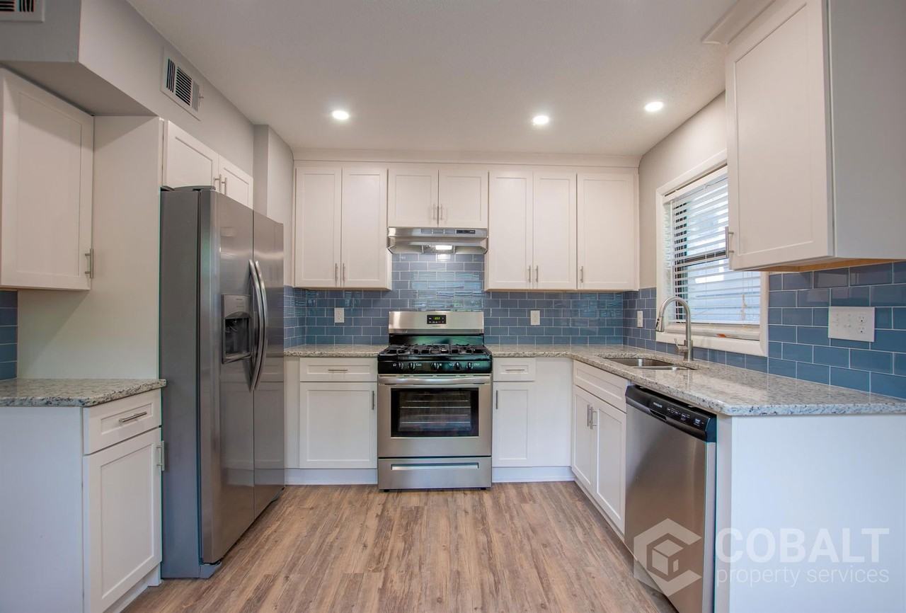 886 Saint Charles Ave Ne #1 - Photo 2 of 15