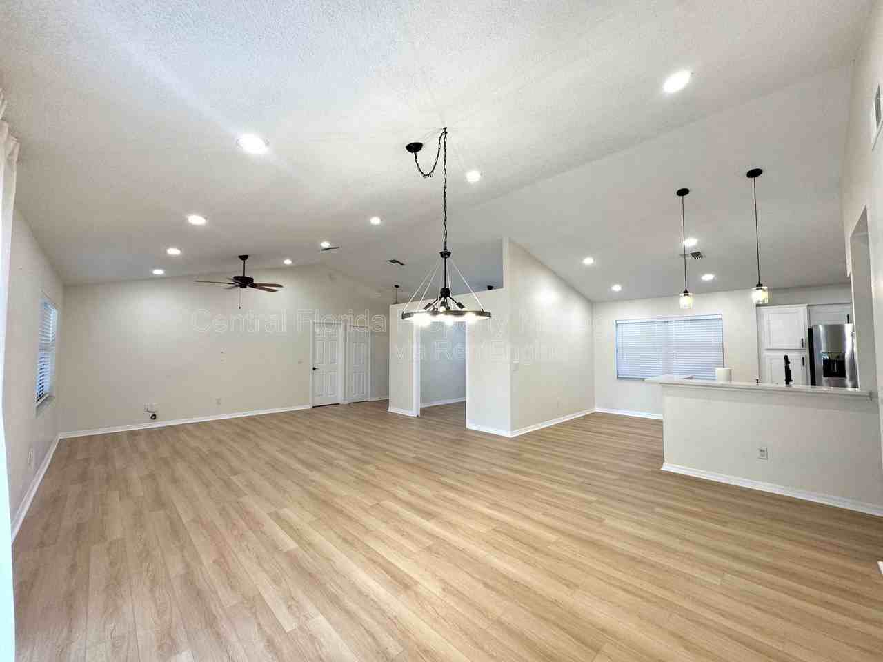 9150 Palm Tree Dr - Photo 6 of 33