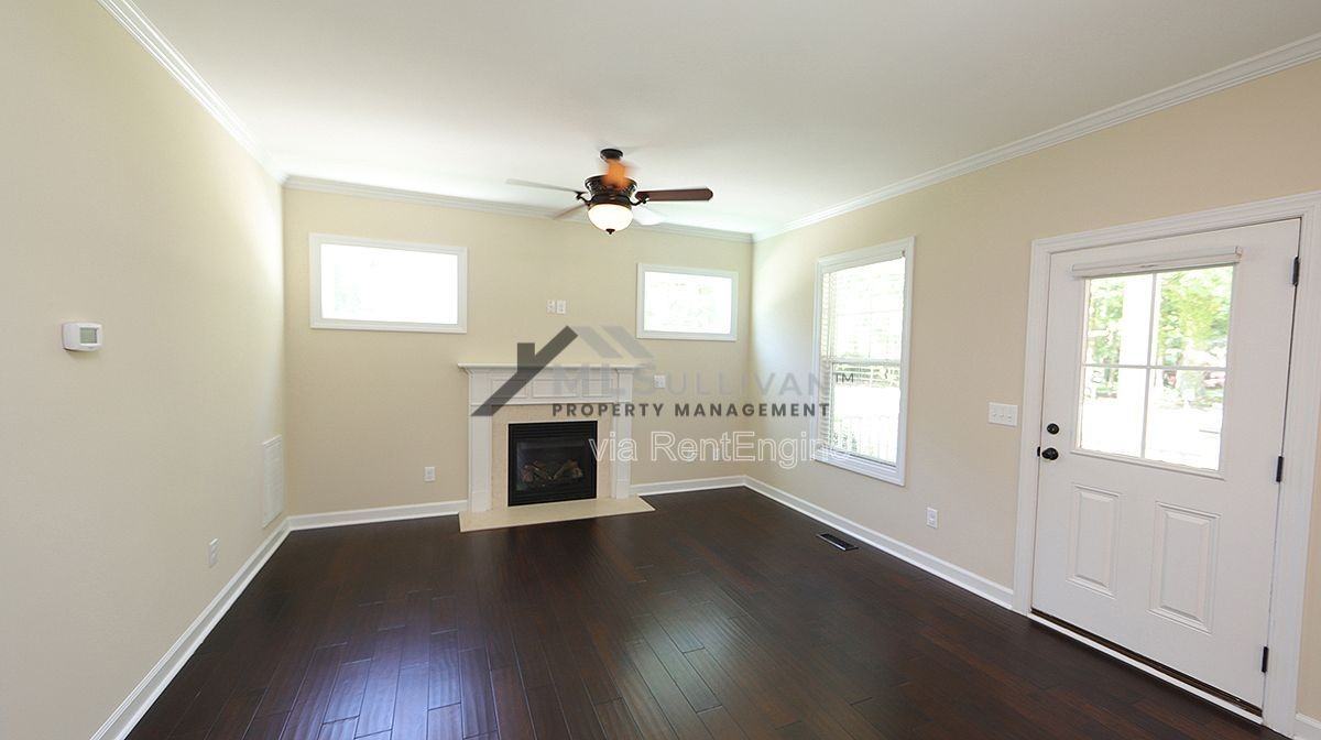 1724 Arrowhead Dr - Photo 5 of 19