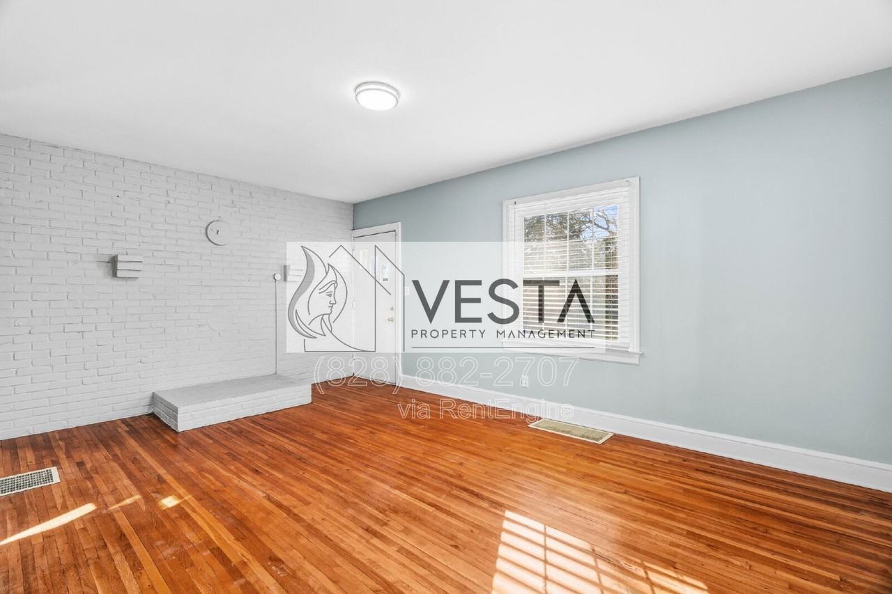 18 Canterbury Rd - Photo 4 of 41