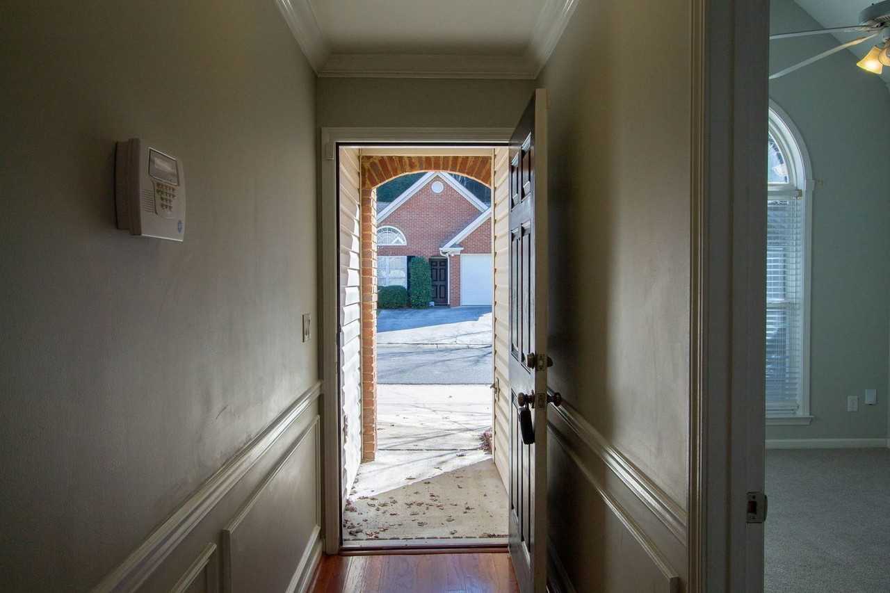 157 Hayesbury Ct - Photo 7 of 39