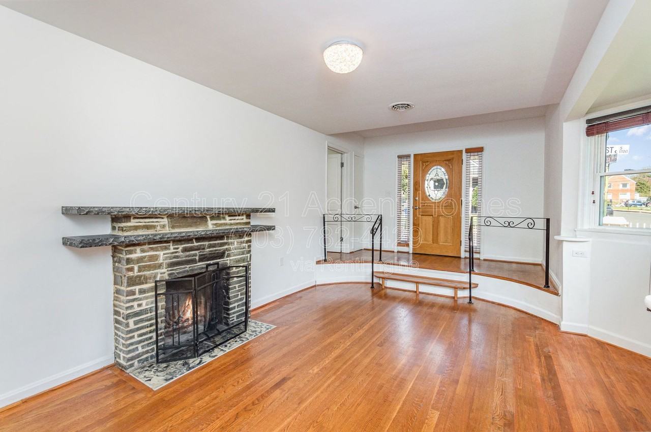 1700 14th St S - Photo 5 of 37