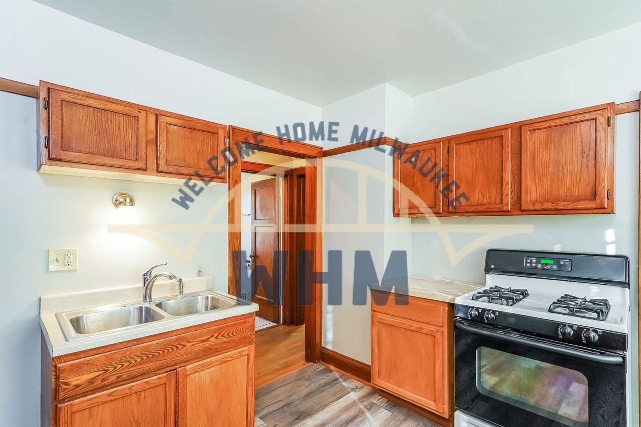 3019 N 61st St - Photo 3 of 17