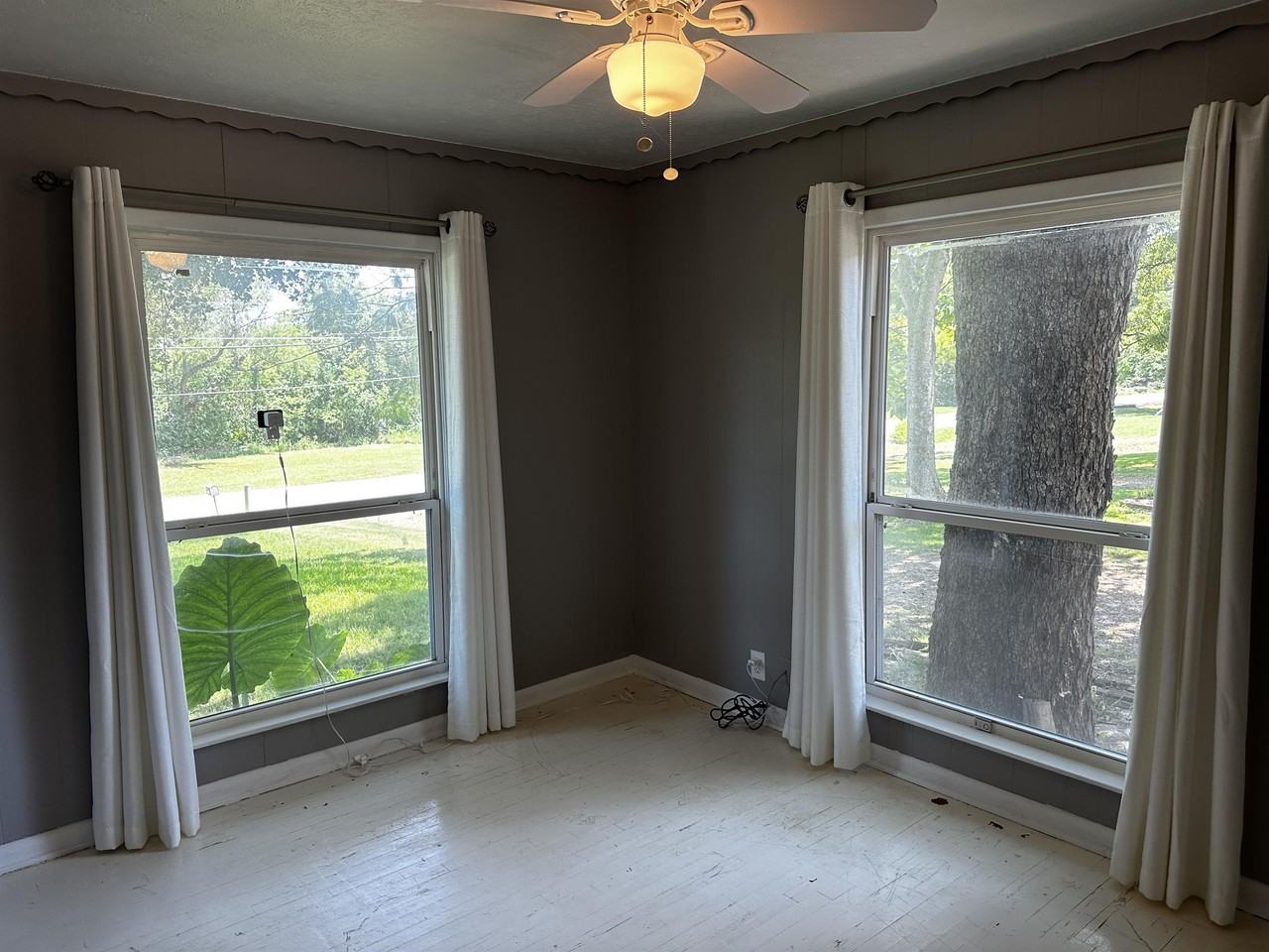 906 Kingston Rd - Photo 6 of 21