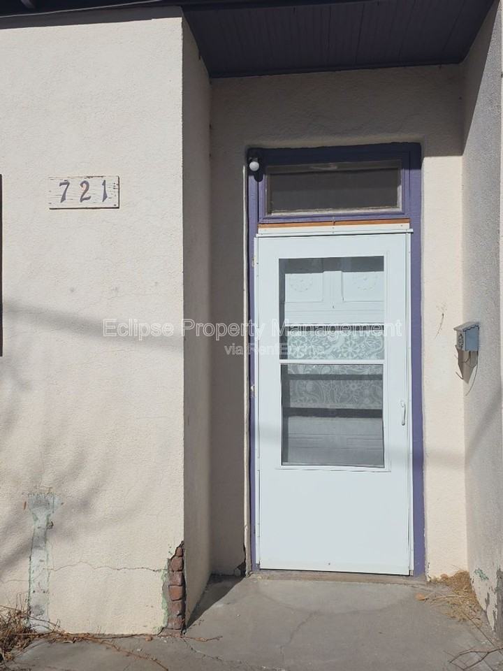 721 3rd St - Photo 2 of 27