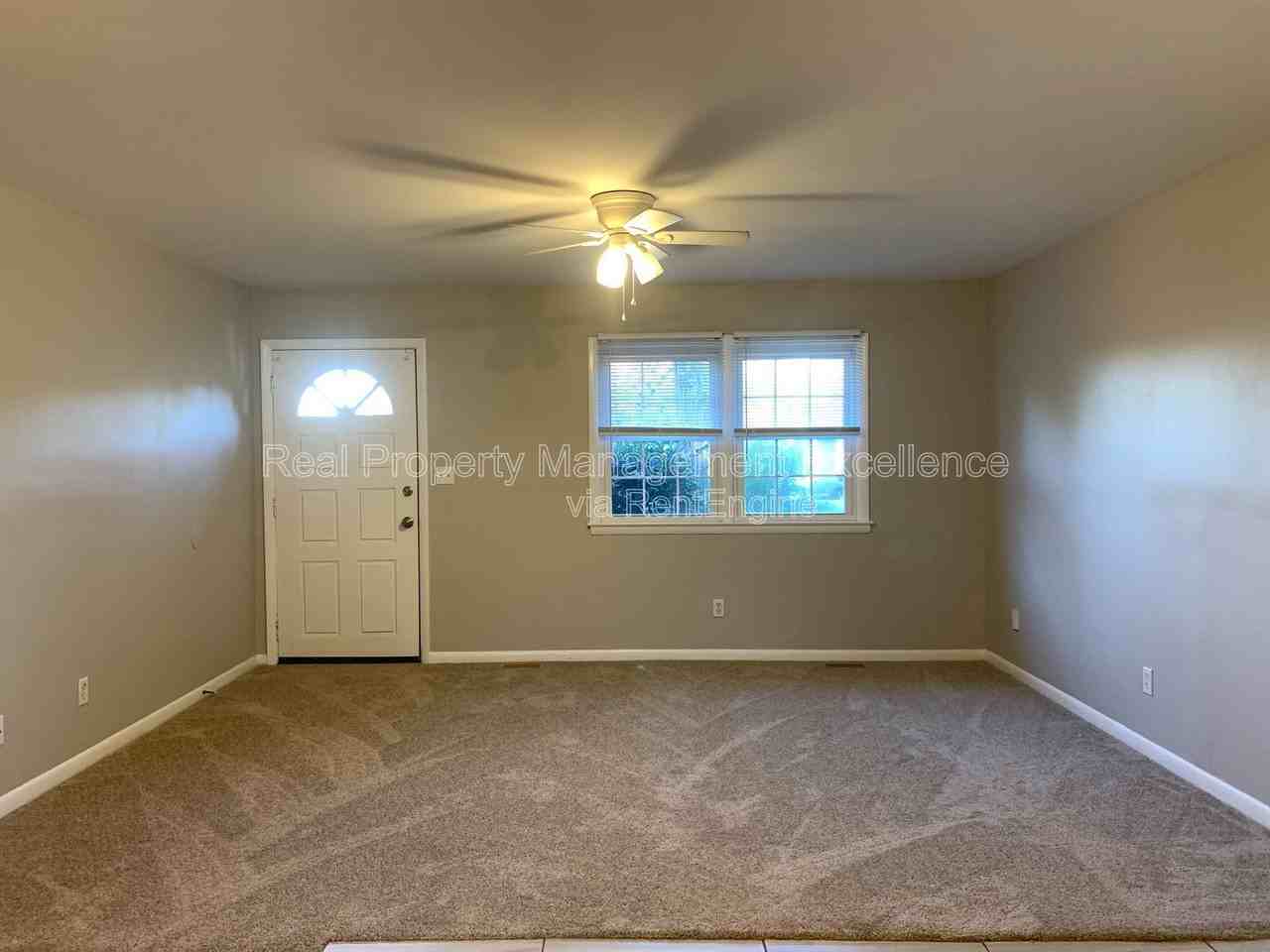 300 Lane Of Sir Lancelot - Photo 3 of 26