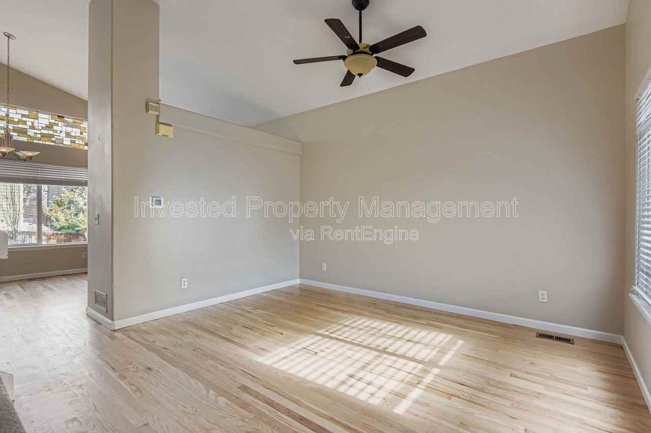 9847 Sydney Ln - Photo 3 of 23