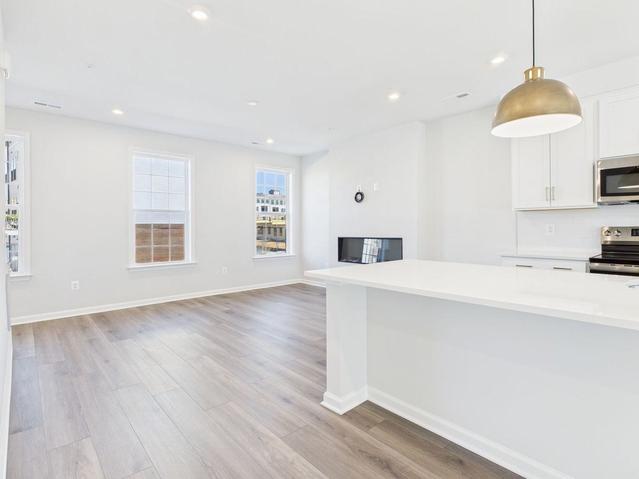 13211 Garland Ln - Photo 5 of 36