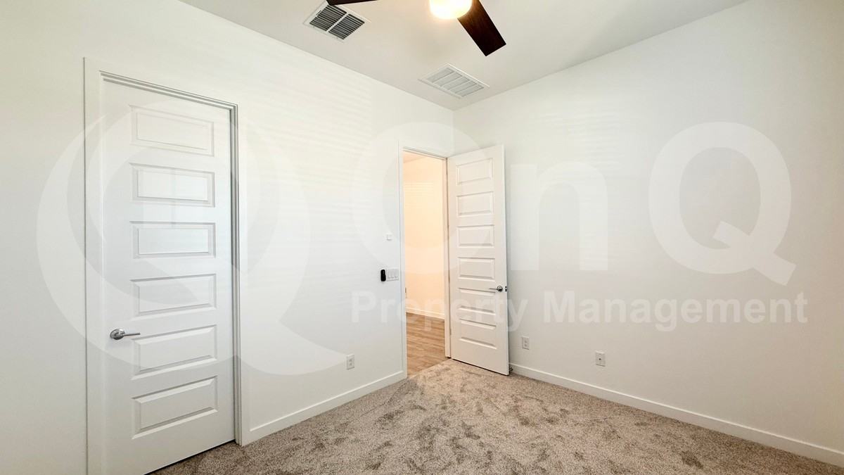 7819 W Tether Trl - Photo 3 of 25