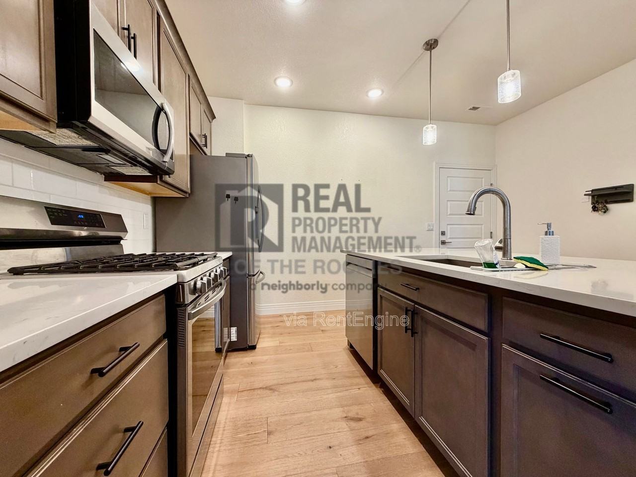 1203 Bon Homme Richard Dr - Photo 7 of 23