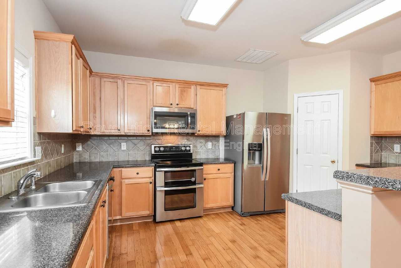 4032 Duran Ln - Photo 7 of 17