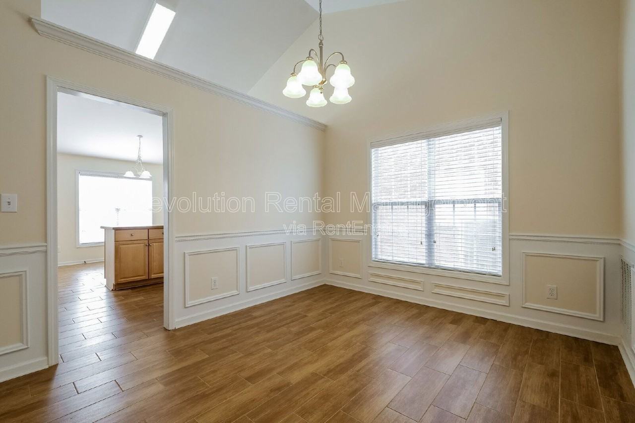 1072 Pecan Grove Pl - Photo 7 of 17