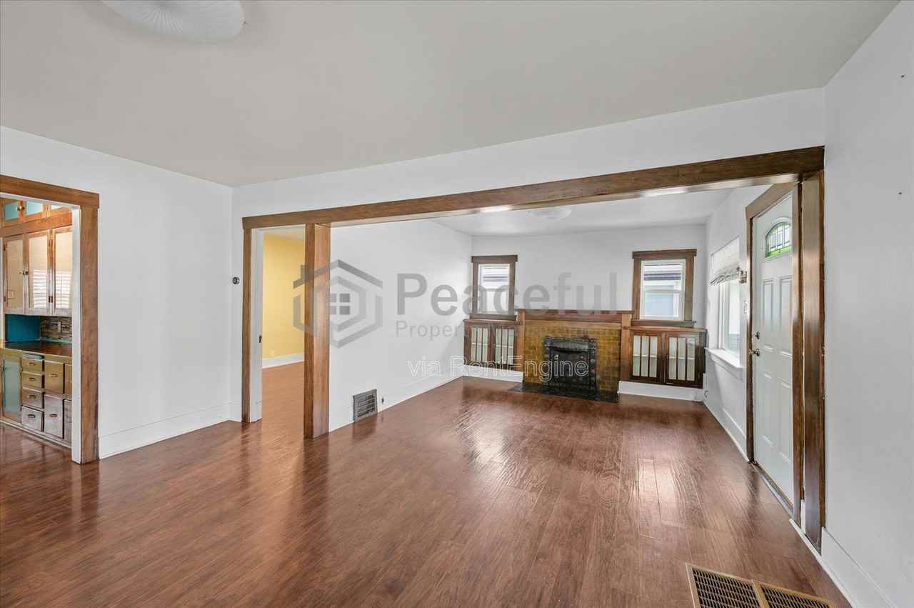 662 E Redondo Ave - Photo 4 of 20