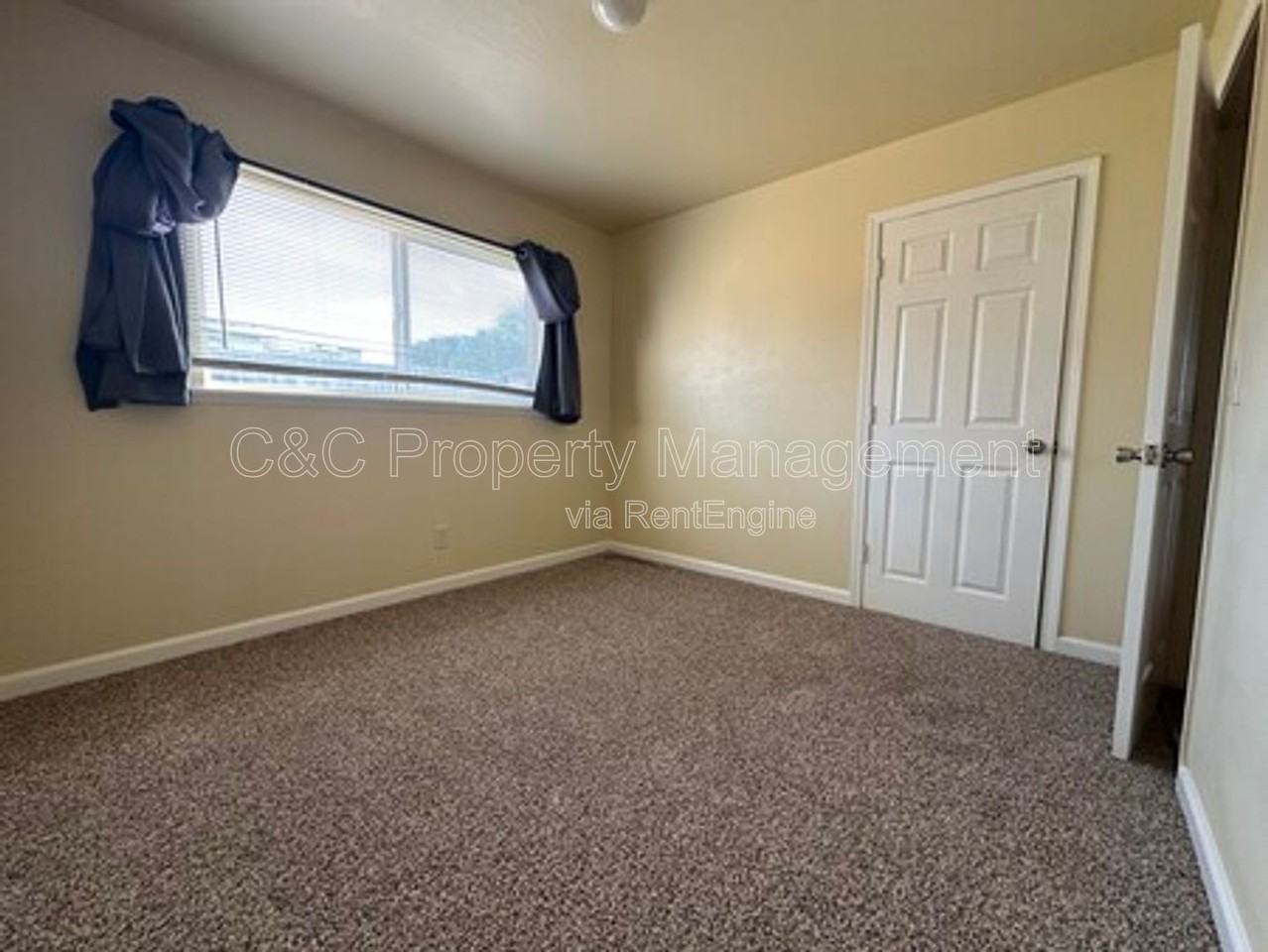 1932 Lincoln St - Photo 6 of 10