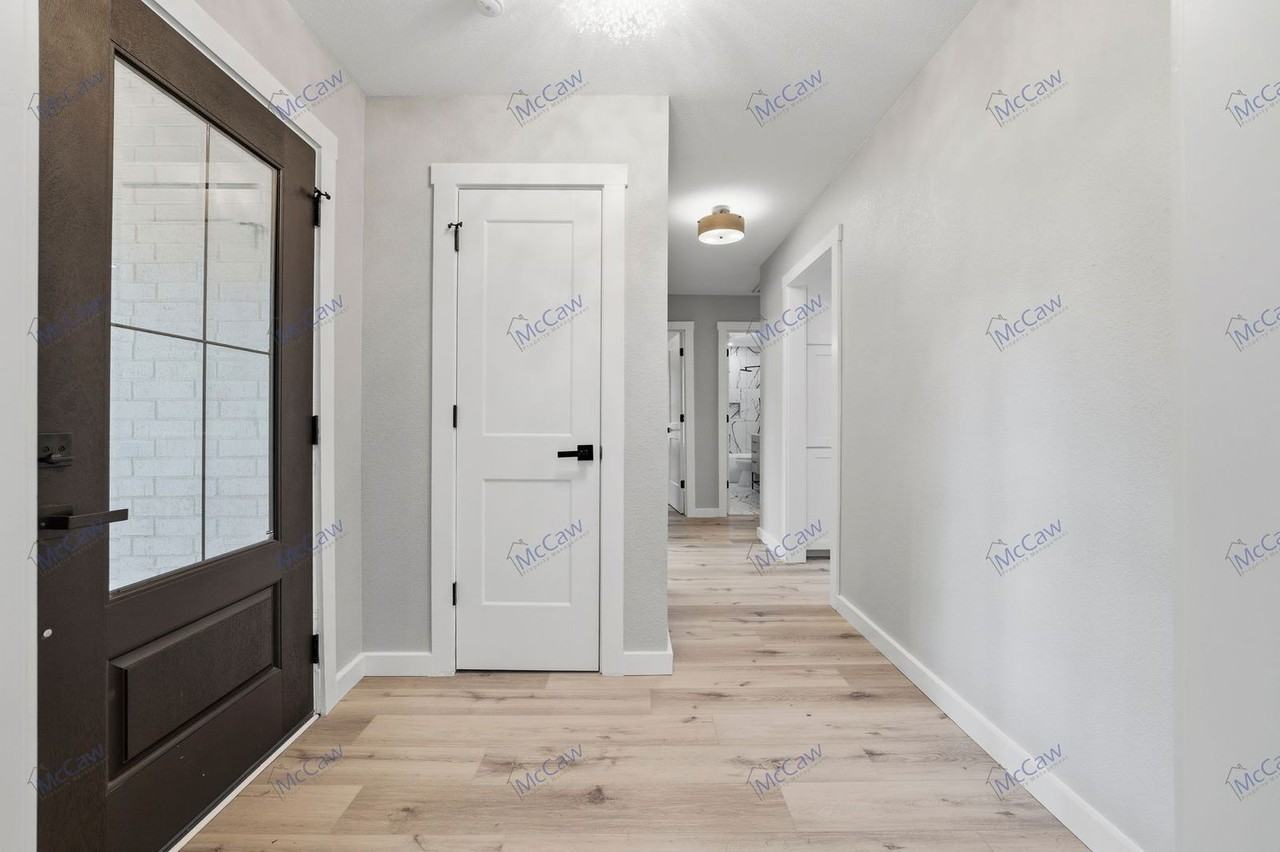 2001 Lazy Ln - Photo 4 of 35