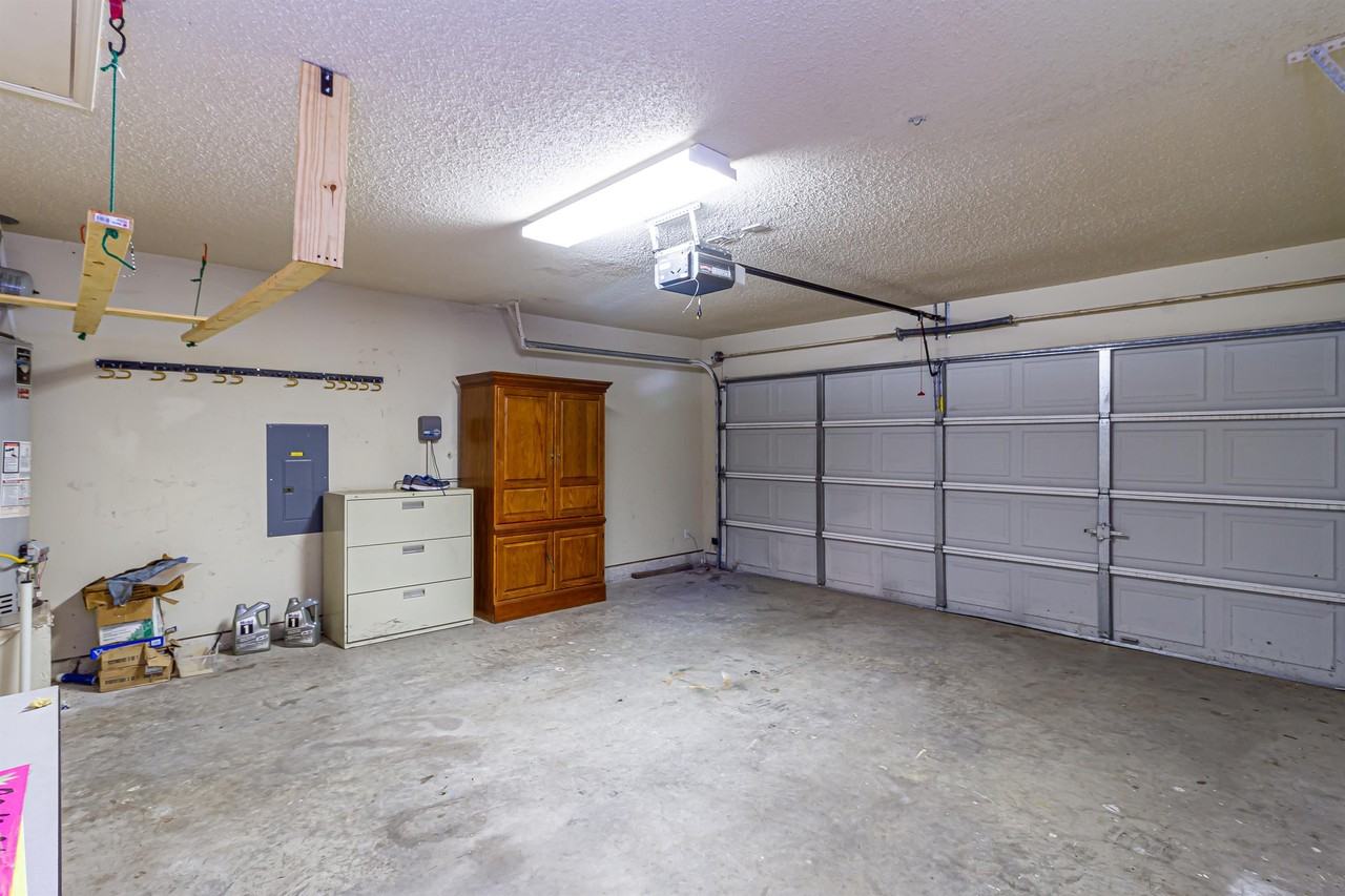 7700 Glenoaks Dr - Photo 6 of 18