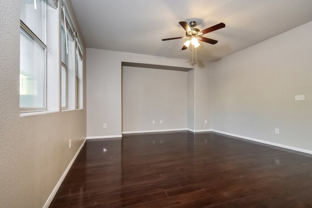 324 Point Loma Ave - Photo 5 of 17