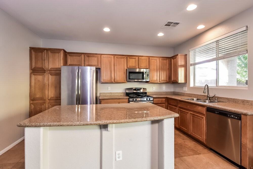 324 Point Loma Ave - Photo 7 of 17