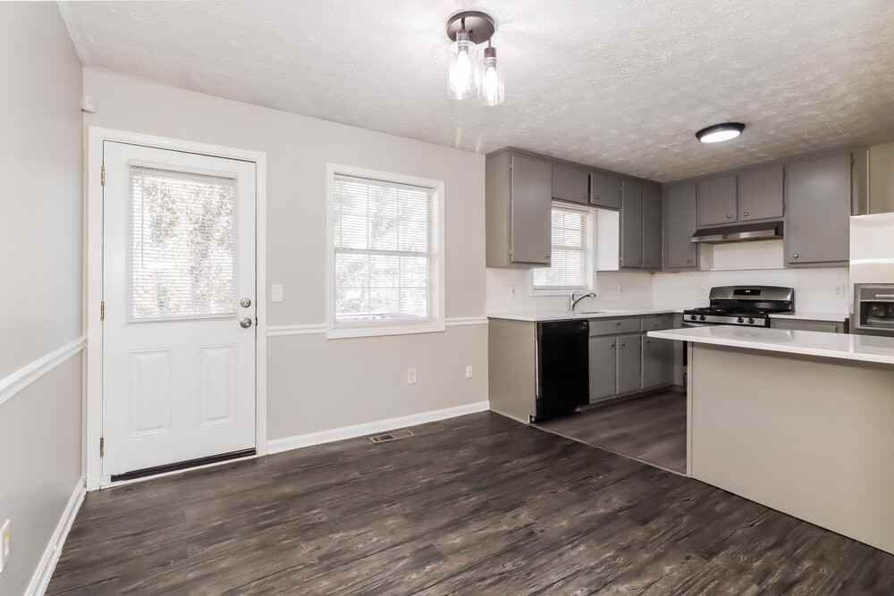 504 Cherokee Overlook Ct - Photo 7 of 17