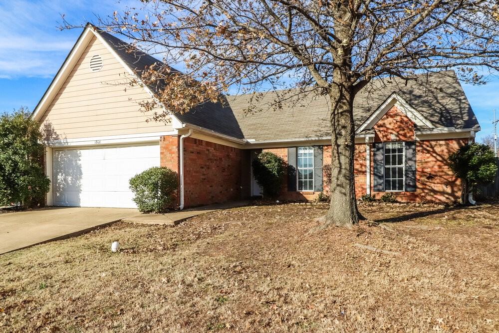 1806 Central Trails Dr - Photo 3 of 16