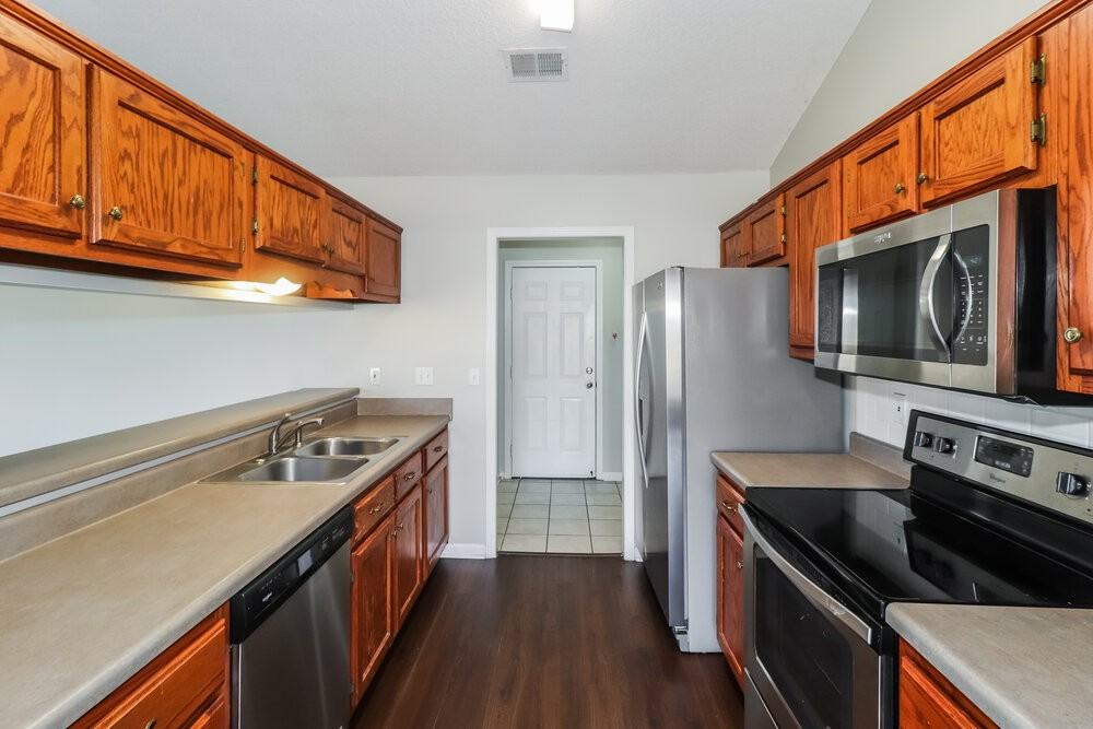 1806 Central Trails Dr - Photo 7 of 16