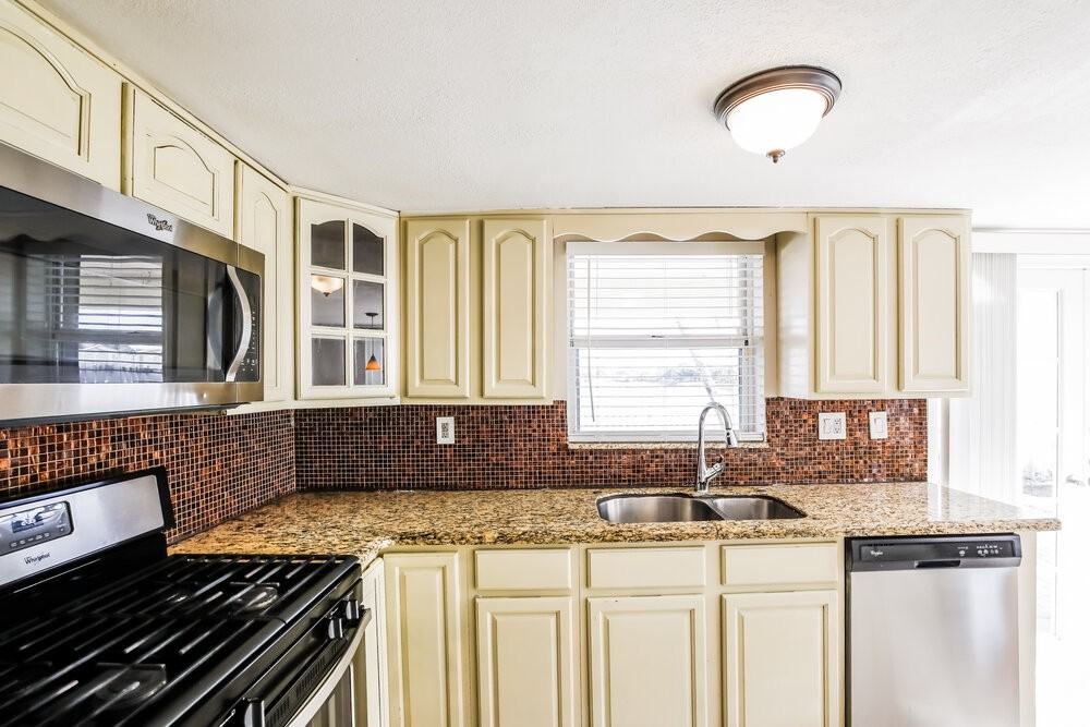 4771 Sw 154th Ave - Photo 6 of 17